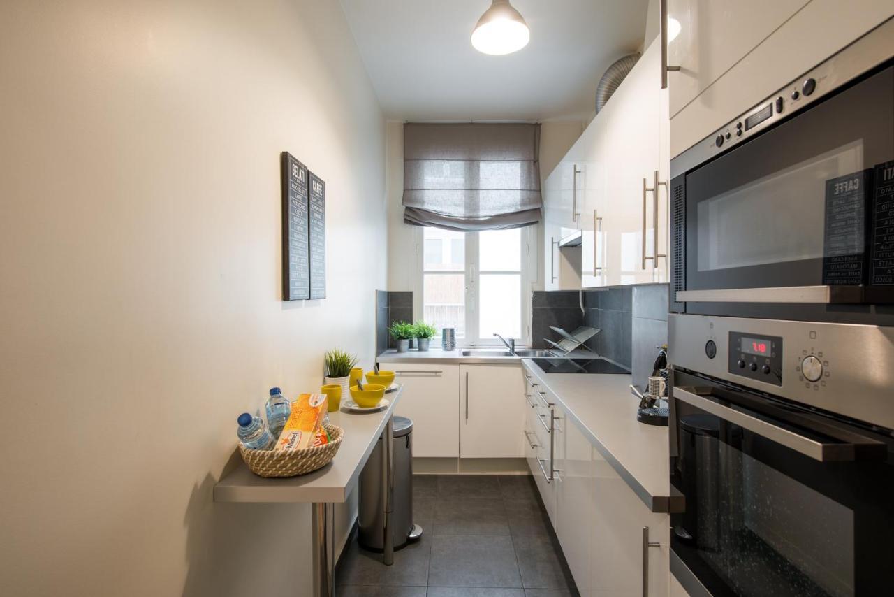 2 Bedroom Appartement Near Tour Eiffel & Trocadero Paris Exterior foto