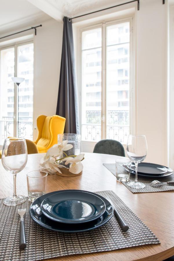 2 Bedroom Appartement Near Tour Eiffel & Trocadero Paris Exterior foto